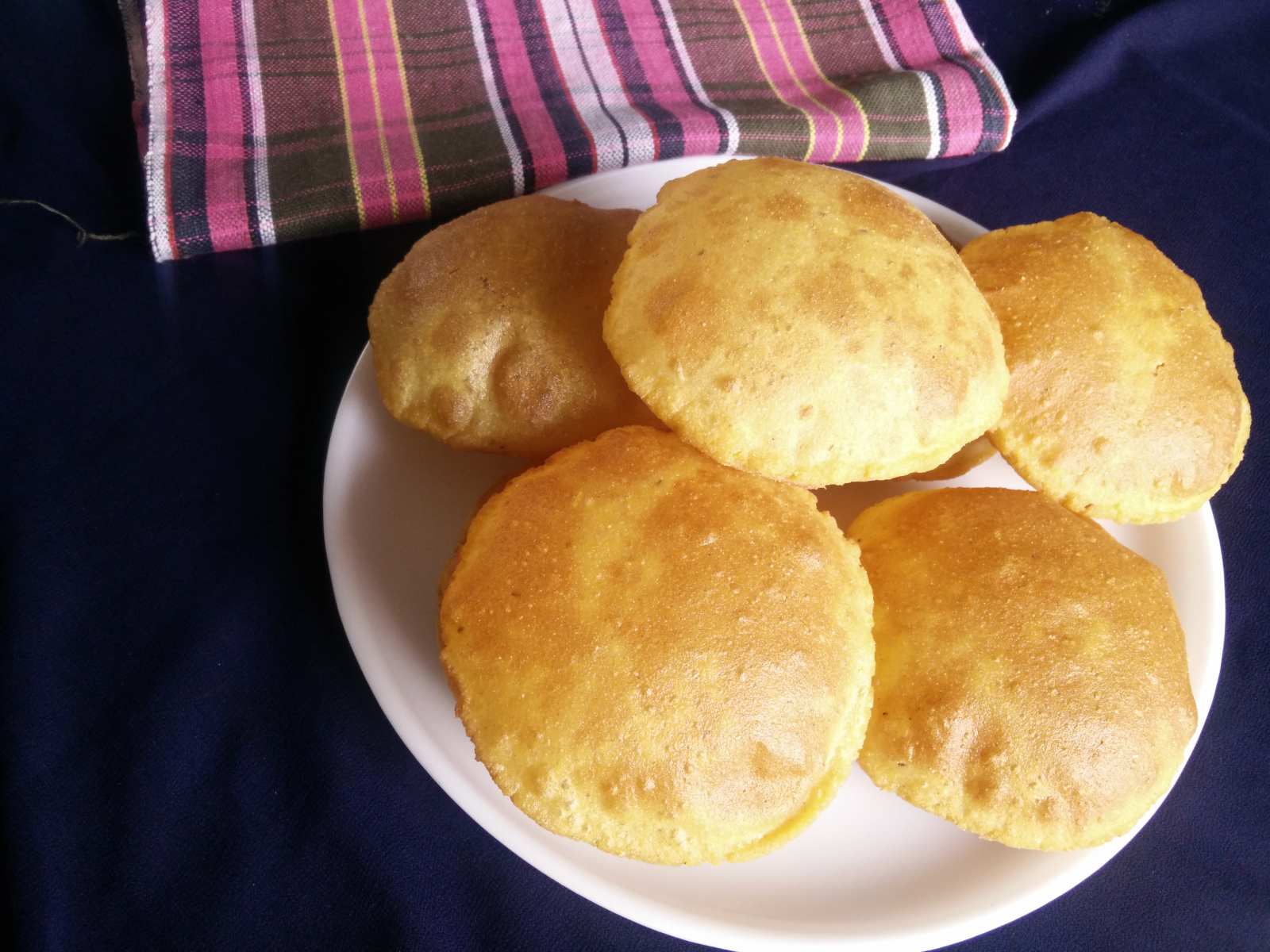 मक्की की पूरी रेसिपी - Makki Ki Puri Recipe