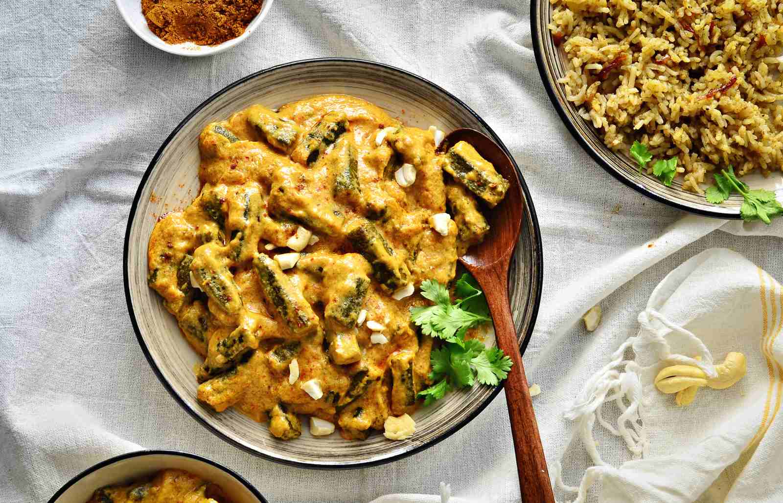 शाही भिंडी रेसिपी - Shahi Bhindi Recipe In Cashew Nut Gravy Recipe