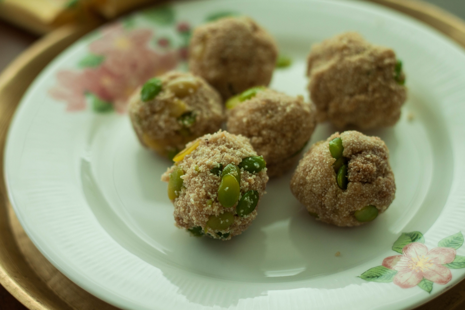 Averekaalu Rava Laddu Recipe - Field Beans Semolina Ladoo