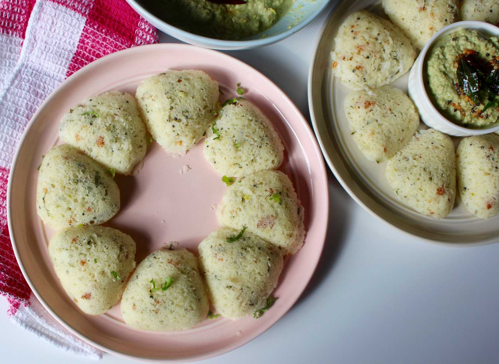 Sabbakki Rava Idli Recipe- Sabudana Rava Idli