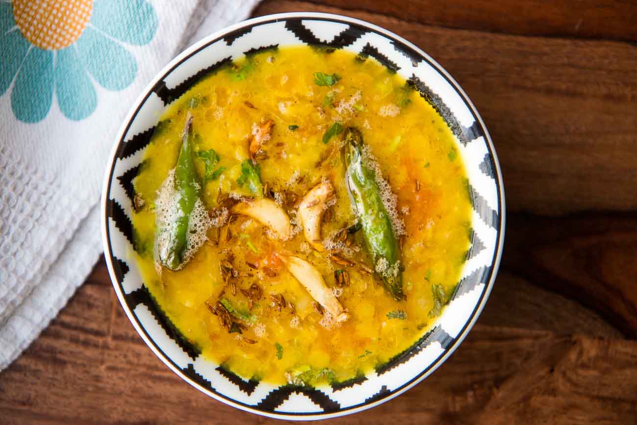 अरहर की दाल रेसिपी - Arhar Ki Dal with Lahsun Tadka (Recipe In Hindi)