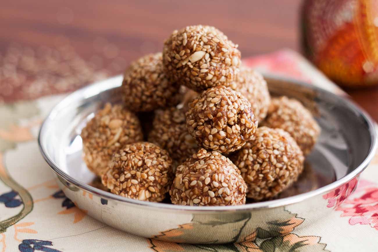 Til Ke Laddu Recipe (Sesame Seeds Laddu Recipe)